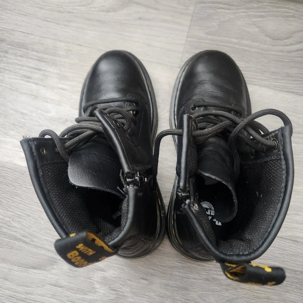 Dr. Martens  Delaney Black Leather Lace Up Boots Kids US Size 1 Side Zip Unisex‎